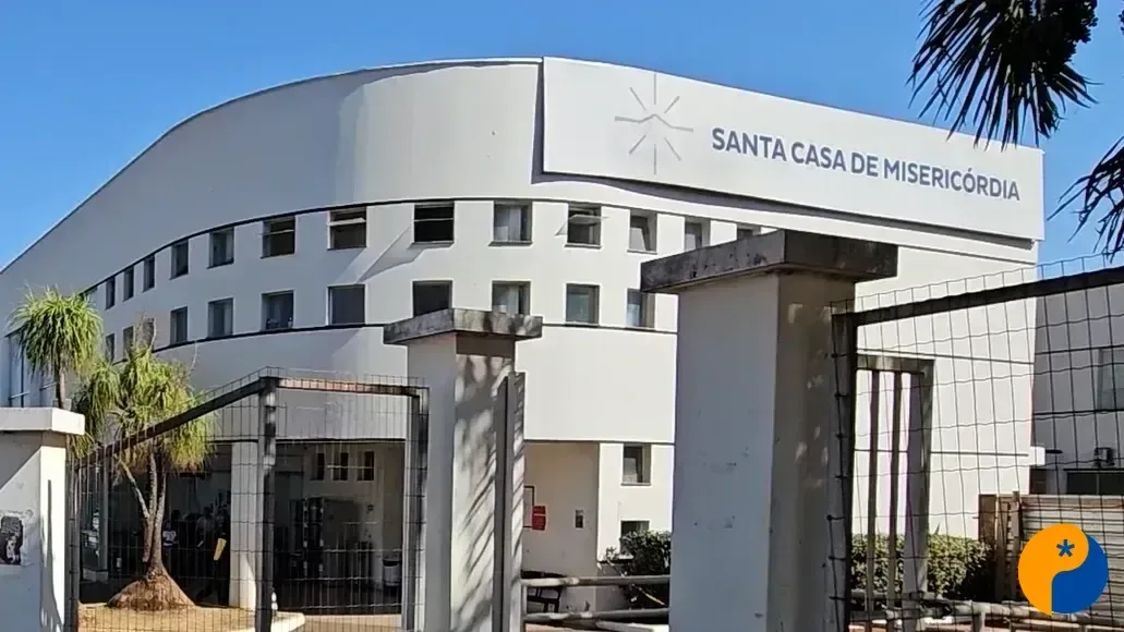 Funcionários da Santa Casa de Patos de Minas cobram avanço nas negociações salariais 