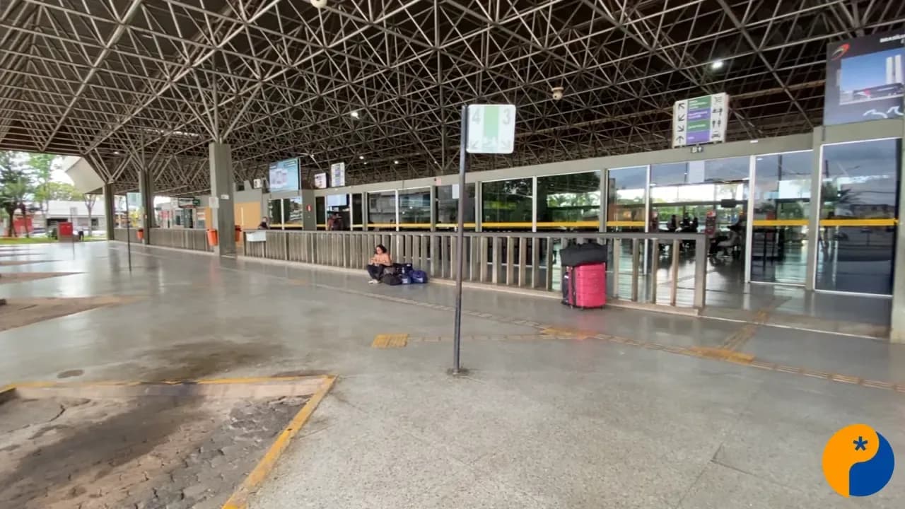 Vigilantes do Terminal Rodoviário de Patos de Minas paralisam atividades após denúncias de atrasos trabalhistas