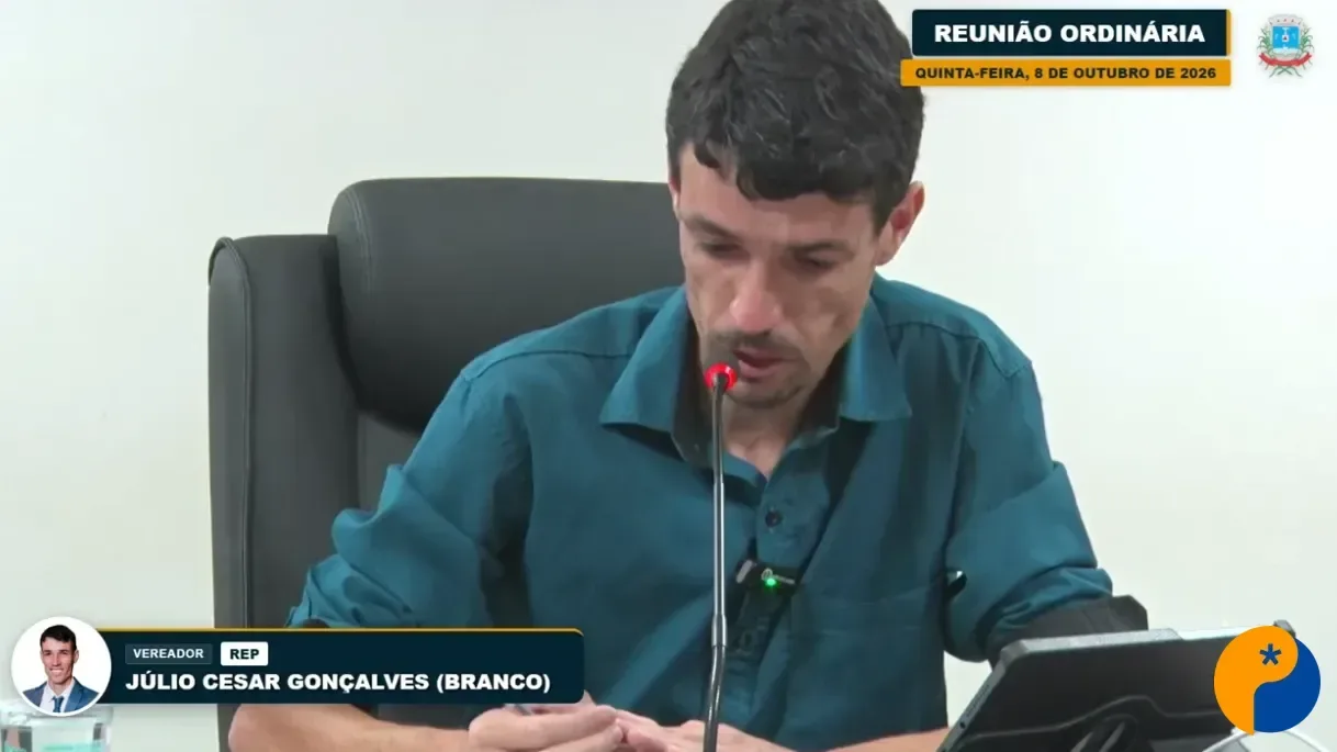 Júlio César se emociona em tom de despedida e diz que novos vereadores entrarão pelas “portas dos fundos”.