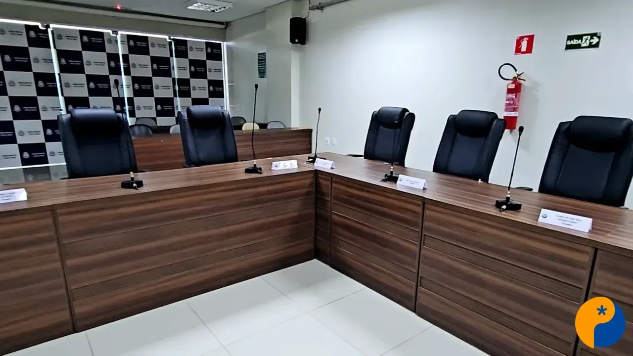 Câmara Municipal é notificada para dar andamento à posse de vereadores, afirma advogado Douglas Freitas